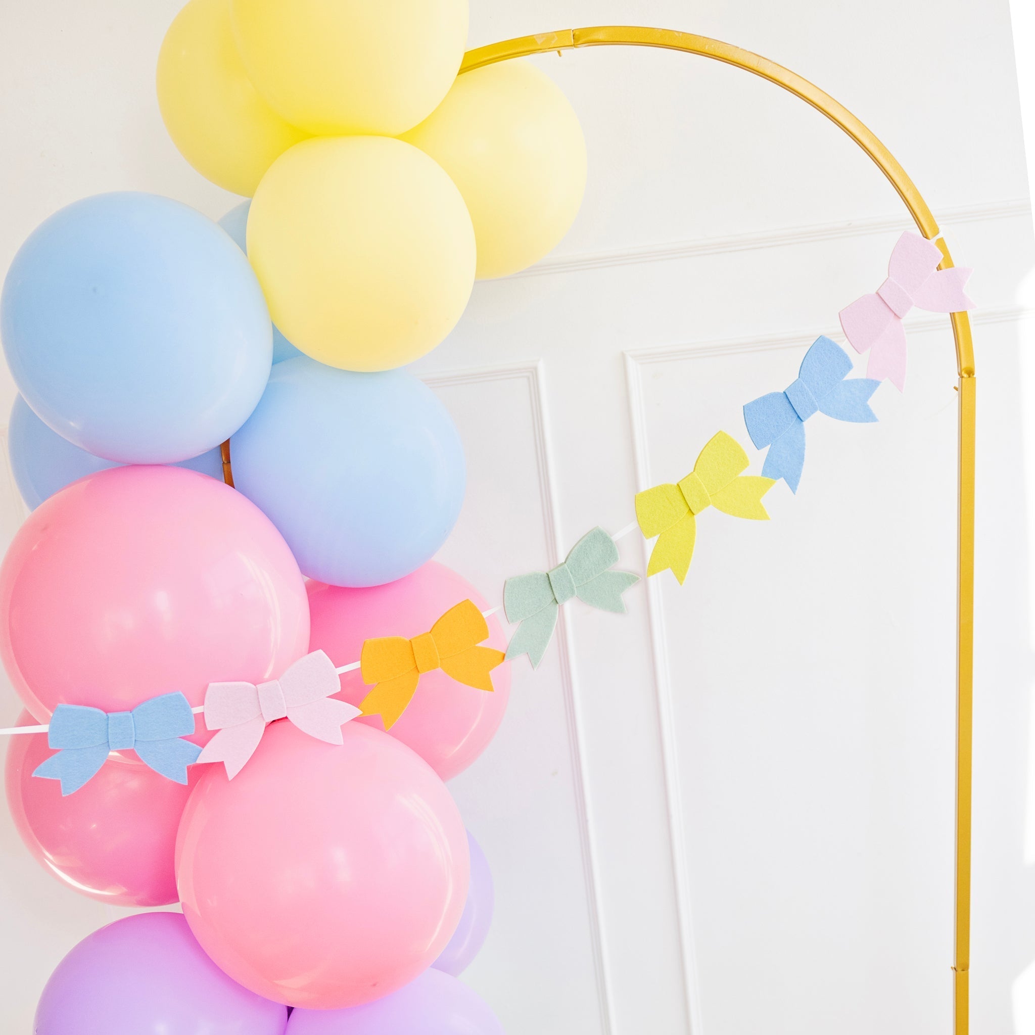 Spring Birthday Balloons: Fresh Party Décor Ideas.