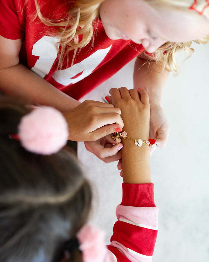 Clementoni My Charm Dolls Brazalete De Muñecas, Kit Para Crear 4 Colgantes Exclusivos Con Figuras De Muñeca, Tul, Lazos Y Pegatinas, Fomenta La Creatividad Y La Manualidad, A Partir De 6 Años