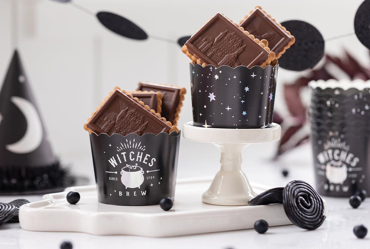 Holographic Witches Brew Food Cups (36 pcs)