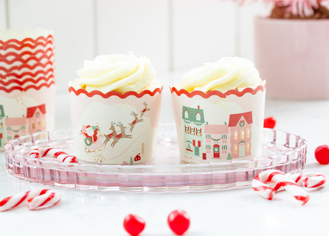 Foiled Christmas Scene Baking Cup 5 oz