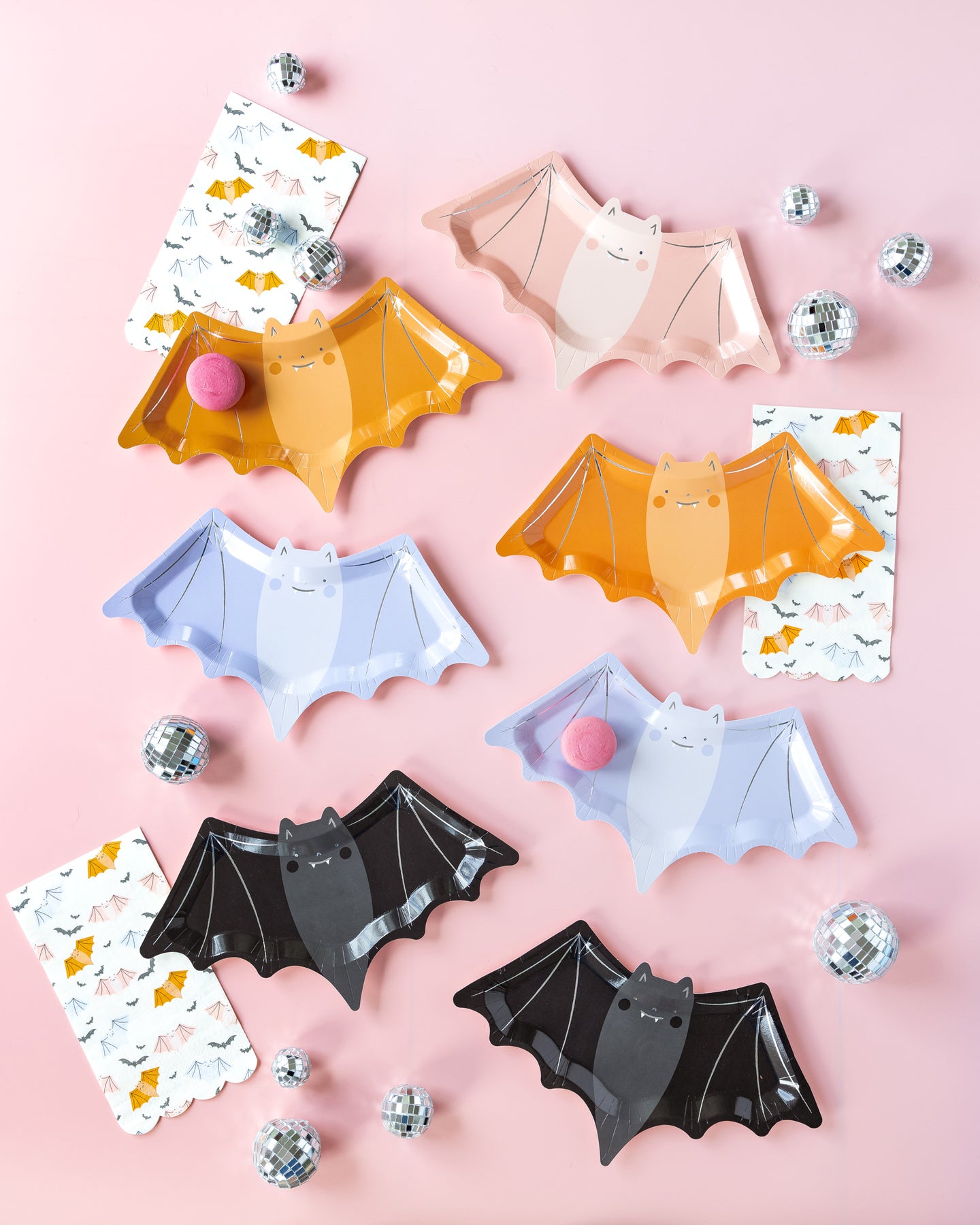 Bat Shaped Paper Plate Set.