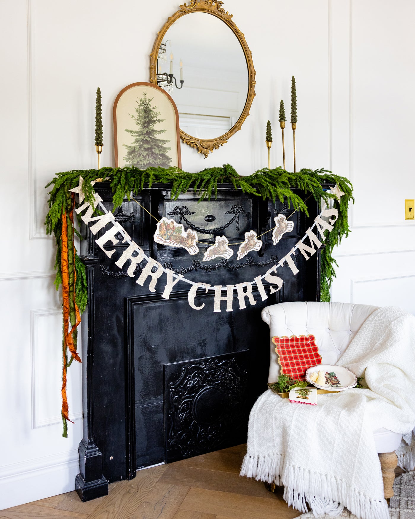 Santa Scalloped Plate Set