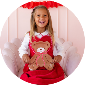 Cute teddy bears and playful heart details