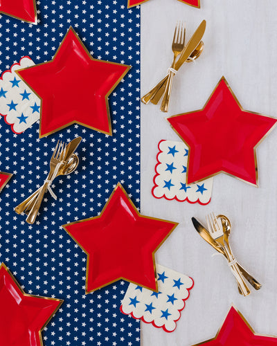 Red Star Paper Plates